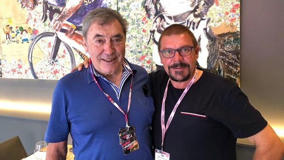 Le champion Eddy Merckx et son biographe, sur le Tour de Wallonie en 2020.