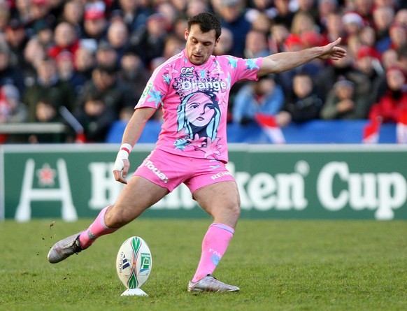Stade Francais&#039;s Lionel Beauxis in action kicking a penalty against Ulster in the Rugby Union European Cup round 3 at Ravenhill, Belfast, Northern Ireland, Saturday, Dec. 12, 2009. (AP Photo/Pete ...