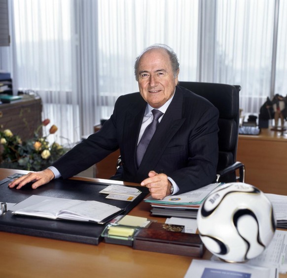 Portrait of the FIFA president Joseph &quot; Sepp &quot; Blatter, pictured on March 15, 2006, in his office in Zurich, Switzerland. (KEYSTONE/Gaetan Bally) 

Joseph Sepp Blatter, Praesident des Intern ...