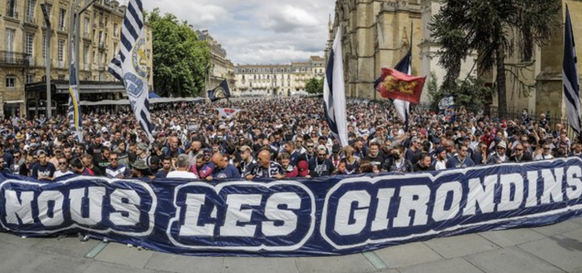 Manifestation anti-King Street dans les rues de Bordeaux.