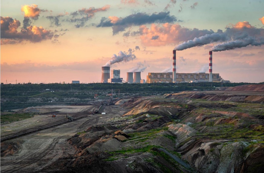 La centrale à charbon de Bełchatów en Pologne, l'installation la plus émettrice de CO2 de toute l'Europe.