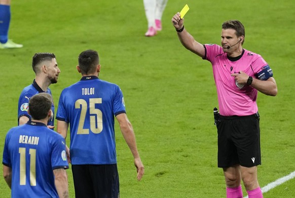 Felix Brych avertit un Italien lors de l&#039;Euro 2020