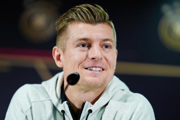 ARCHIV - 18.11.2019, Hessen, Frankfurt/Main: Fußball: EM-Qualifikation, Pressekonferenz, in der Commerzbank-Arena. Toni Kroos, Fußbalspieler aus Deutschland, lächelt. (zu dpa «Nationalspieler Kroos zu ...