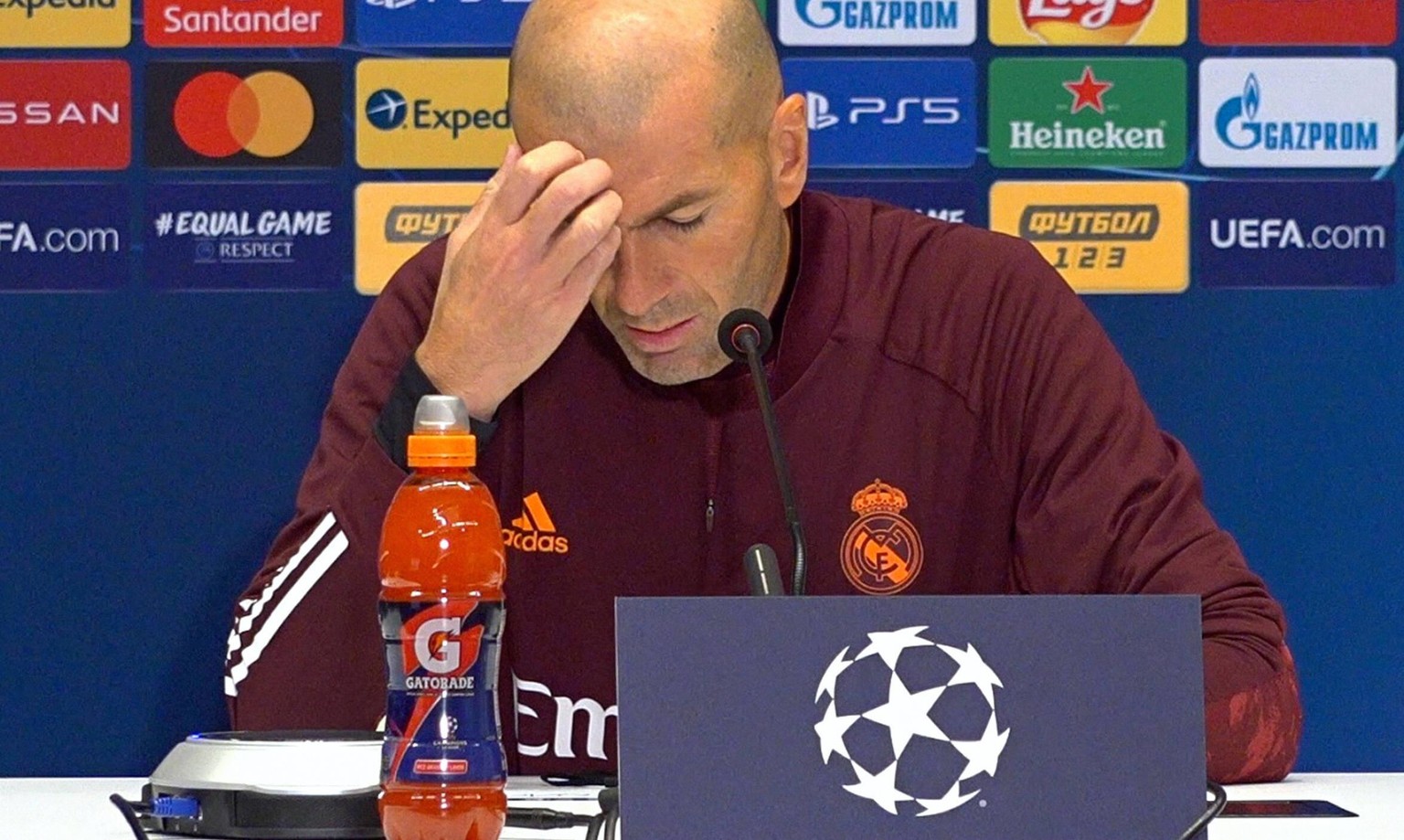 press conference, PK, Pressekonferenz Real Madrid s head coach Zinedine Zidane Real Madrid s head coach Zinedine Zidane attends a press conference ahead of the Champions League, Group B, soccer match  ...