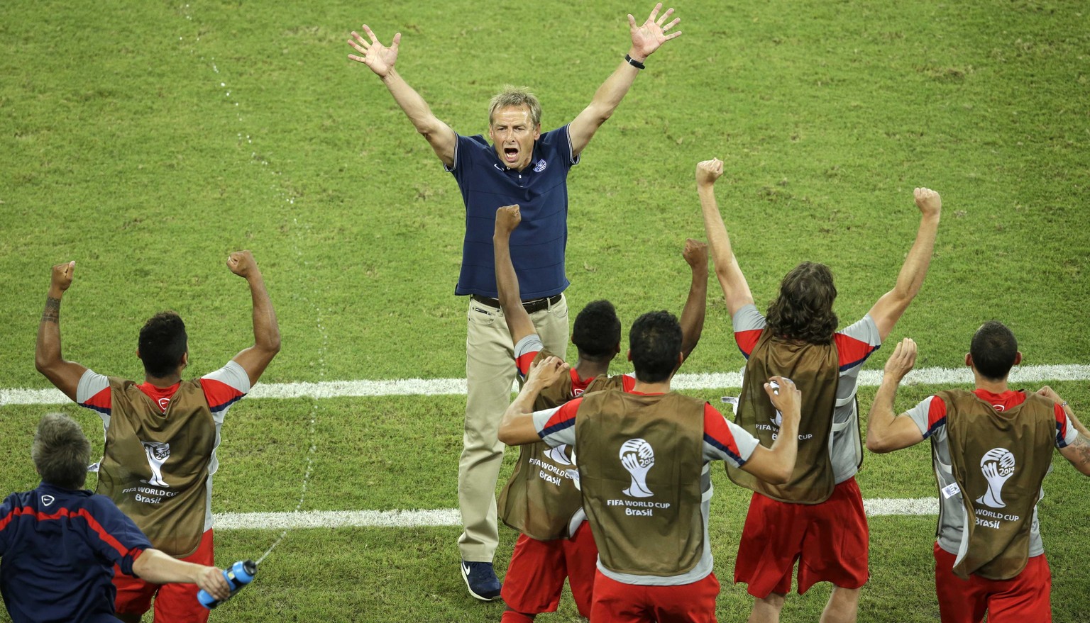Jürgen Klinsmann feiert zum Auftakt einen Sieg. Nun geht es für die USA gegen Portugal.