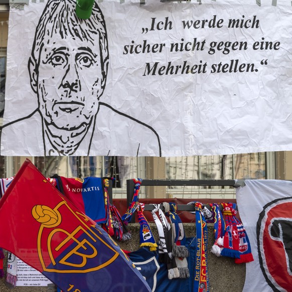 Ein FCB-Mahnmal steht auf dem Barfuesserplatz in Basel am Donnerstag, 4. Maerz 2021. Die FCB-Fans protestieren so gegen die neusten Entwicklungen und den Praesidenten des Verwaltungsrates Bernhard Bur ...
