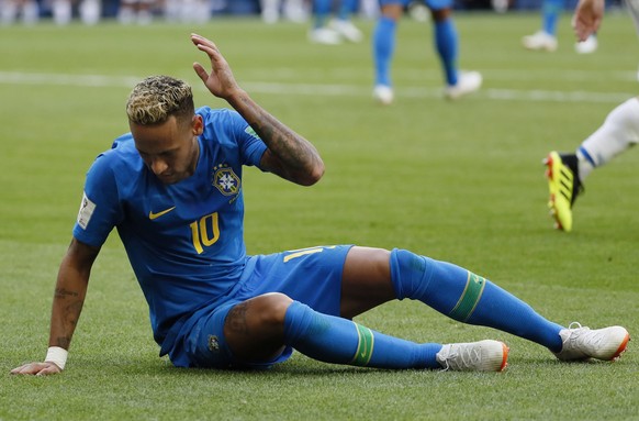 epa06830280 Neymar of Brazil reacts during the FIFA World Cup 2018 group E preliminary round soccer match between Brazil and Costa Rica in St.Petersburg, Russia, 22 June 2018.

(RESTRICTIONS APPLY:  ...