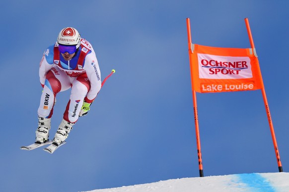 Beat Feuz of Switzerland skis down the course during a training run for the men&#039;s World Cup downhill ski race in Lake Louise, Alberta, Wednesday, Nov. 21, 2018. (Frank Gunn/The Canadian Press via ...