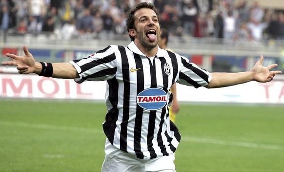 Juventus star forward Alessandro del Piero celebrates scoring his career&#039;s 200th goal during an Italian second division soccer match between Juventus and Frosinone in Turin, Italy, Saturday, Oct. ...