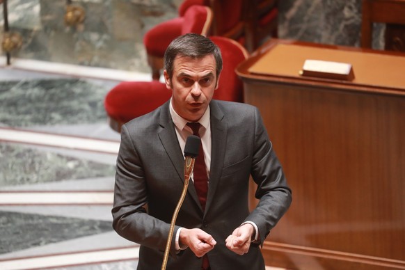 epa08391144 French Health Minister Olivier Veran speaks during a session of questions to the government at the National Assembly, one day after the plan to exit from the lockdown situation has been vo ...