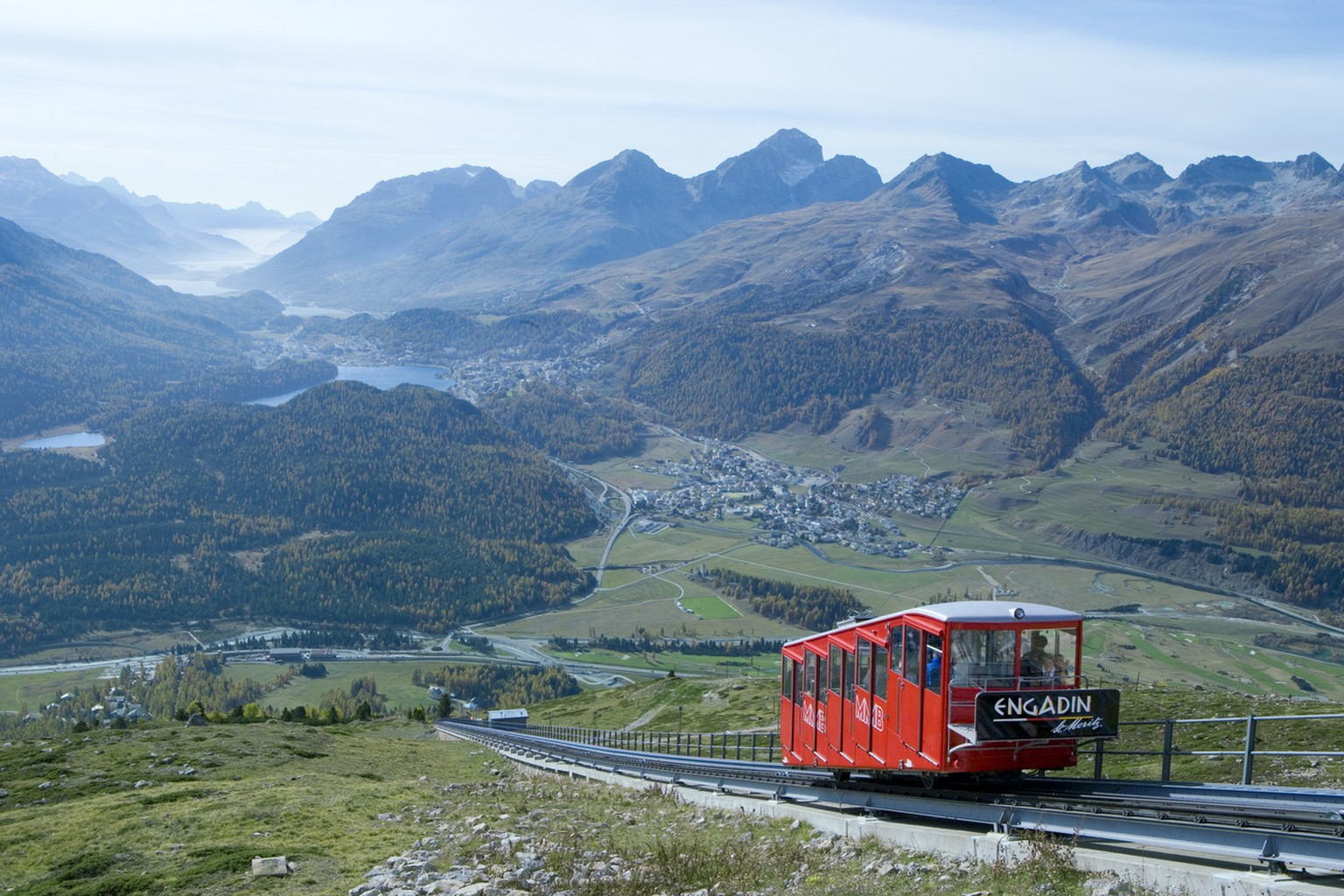 The Muoattas Muragl Railway (MMB) takes tourists from the Punt Muragl onto of the Muottas Muragls in the Engadin valley in the canton of Grisons, Switzerland, pictured on October 18, 2006. Celerina an ...