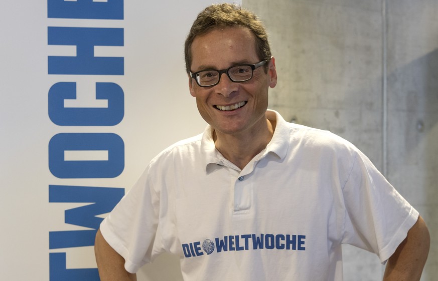 Journalist und Politiker: An der Delegiertenversammlung der SVP vom letzten Samstag wirbt Roger Köppel für seine «Weltwoche» – doch nicht allen Parteifreunden gefällt sein Stil von Journalismus.