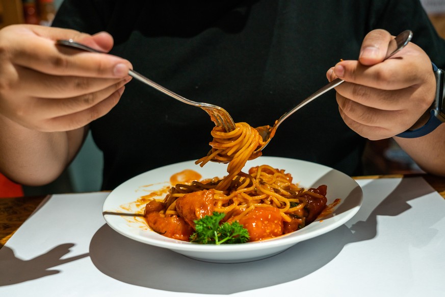 spaghetti pasta essen löffel loeffel italien tabu essen food