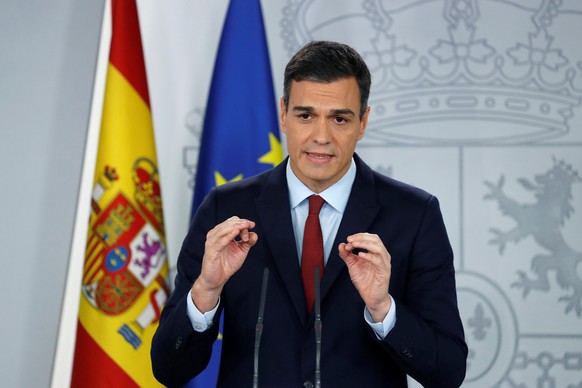 epa07186660 Spanish Prime Minister Pedro Sanchez addresses a press conference in Madrid, Spain, 24 November 2018. According to Prime Minister Sanchez, Spain will be voting in favor of the Brexit deal  ...