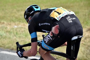 Hose zerrissen, Oberschenkel ramponiert: Chris Froome gibt an der Tour de France entnervt auf.&nbsp;