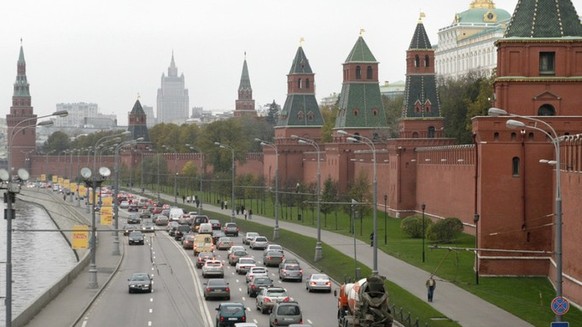 Die Mauern und Türme des Kremls in Moskau.