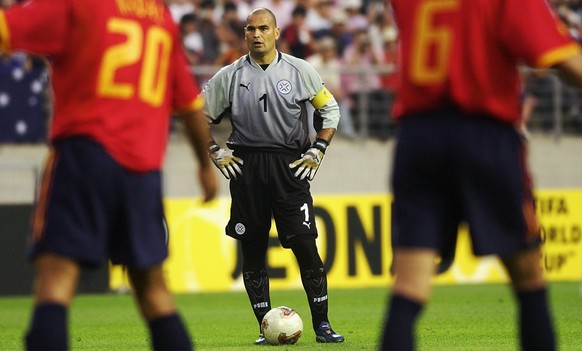JEONJU - JUNE 7: Goalkeeper Jose Luis Chilavert of Paraguay prepares to take a free-kick during the FIFA World Cup Finals 2002 Group B match between Spain and Paraguay played at the Jeonju World Cup S ...