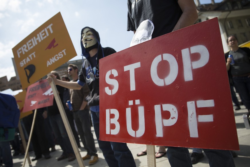 Demo gegen das BÜPF vom Mai 2014 in Bern.