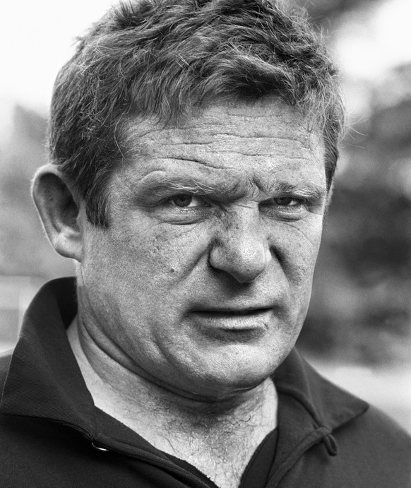 Portrait von Rene Huessy, dem Trainer der Grasshoppers, aufgenommen im Jahr 1971. Rene Huessy begann seine Karriere als aktiver Fussballspieler beim Grasshopper-Club Zuerich, spaeter wurde er Trainer  ...