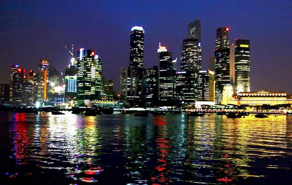 A photograph dated 23 March 2005 of a night view of Marina Bay in Singapore. Singapore will be building one of the two proposed Casino Resorts on reclaimed land areas of Marina Bay while the other wil ...