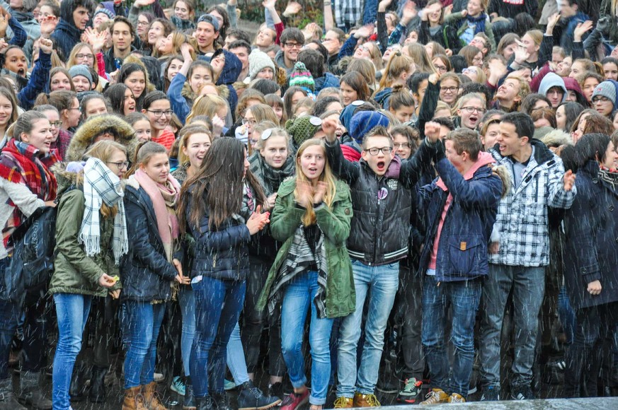 Schüler der Kantonsschule Wetzikon demonstrieren am Tag der Bildung gegen geplante Budgetkürzungen im Bildungswesen des Kantons Zürich.