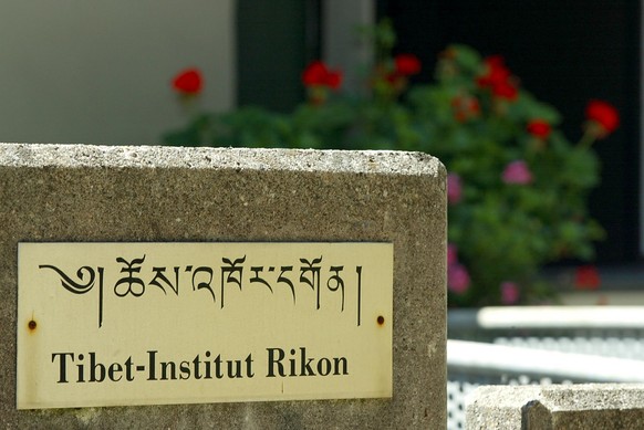 Eingangsschild zum Tibet-Institut in Rikon im Tösstal.&nbsp;