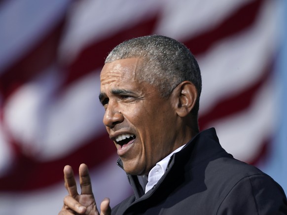 Barack Obama, ehemaliger Pr�sident der USA, h�lt w�hrend einer Wahlkampfkundgebung auf dem Turner Field zur Unterst�tzung des demokratischen US-Pr�sidentschaftskandidaten Biden eine Rede. Foto: Brynn  ...