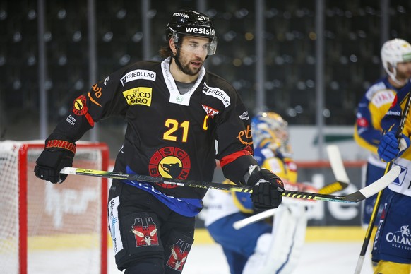 Berns Simon Moser im Eishockey Meisterschaftsspiel der National League zwischen dem SC Bern und dem HC Davos, am Dienstag,10. November 2020 in der Postfinance Arena in Bern. (KEYSTONE/Peter Klaunzer)