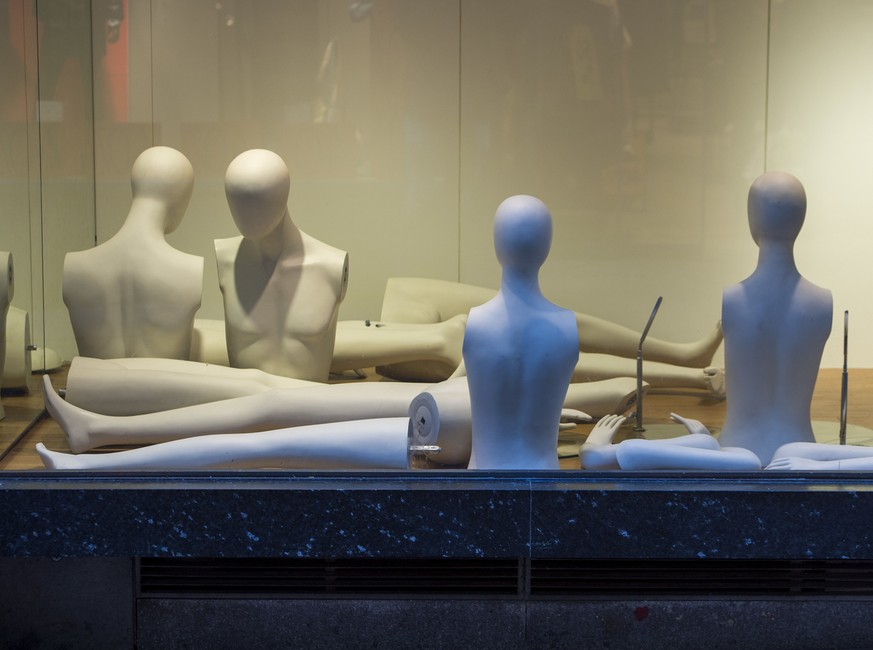 Schaufenster eines Modegeschäftes in Luzern, 9. Januar 2014. (KEYSTONE/Sigi Tischler)