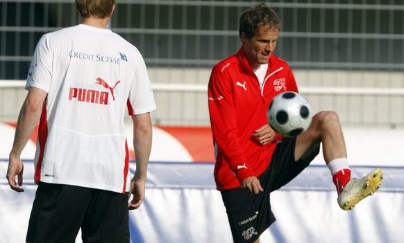 Blitzgenesung bei Patrick Müller: Sechs Monate nach seinem Kreuzbandriss spielt der Innenverteidiger bei der EM 2008 im eigenen Land.