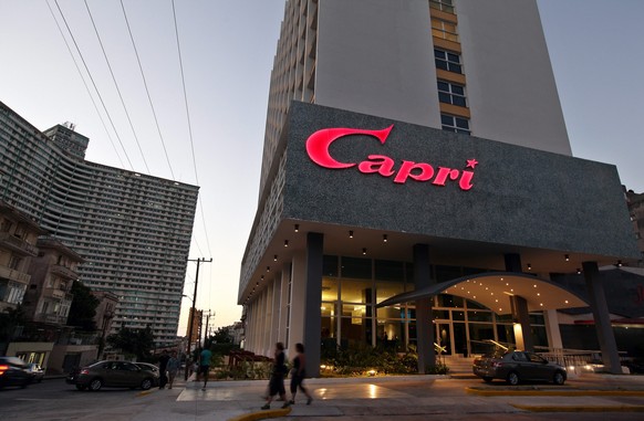 epa04156007 The image made available on 05 April 2014 shows the Capri hotel in Havana, Cuba on 01 April. &#039;El Capri&#039;, one of the emblematic hotels in Havana from 1957, reopened its doors on 2 ...
