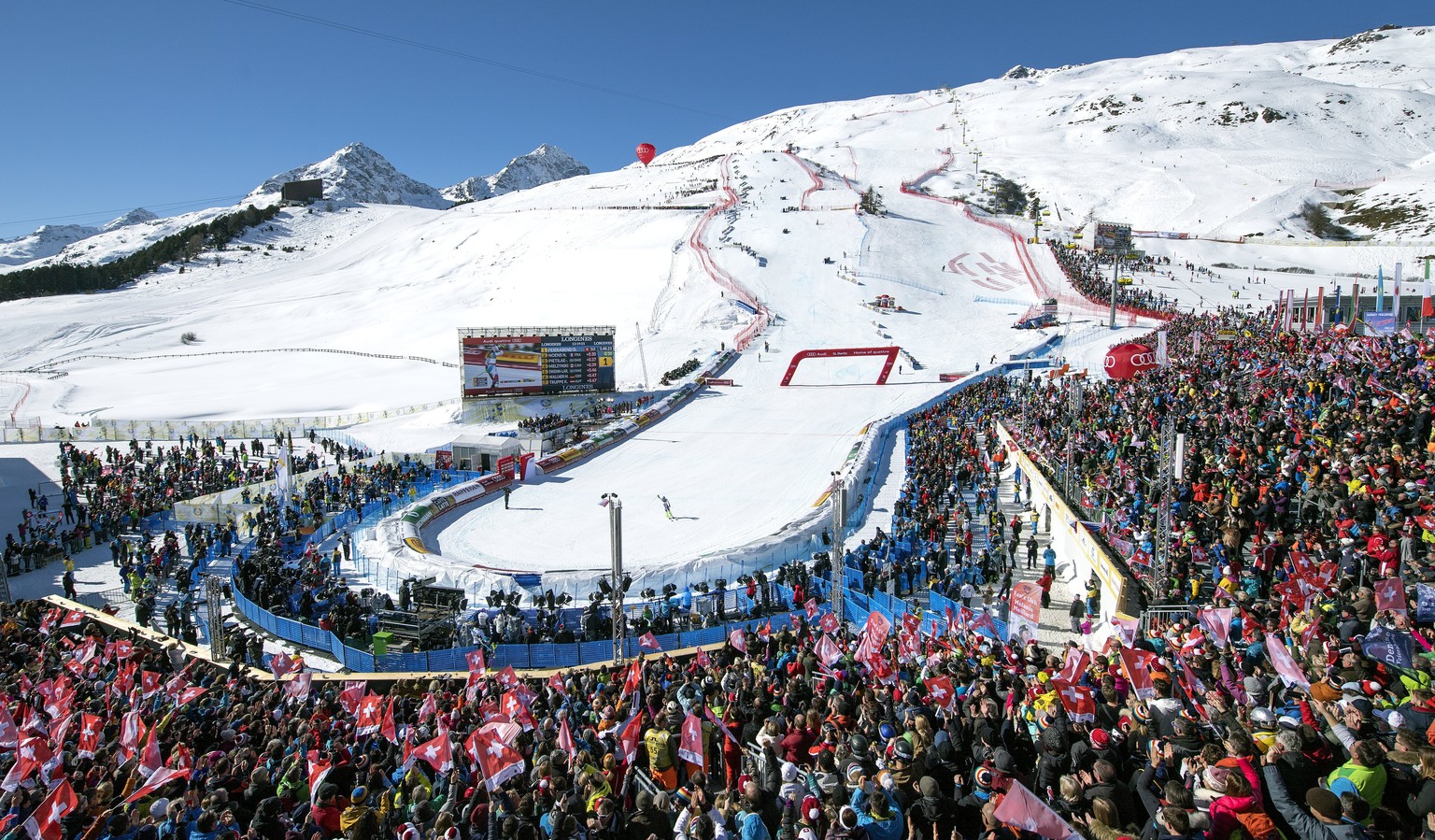 epa05801516 General view on the slope and finish area, during the second run of the women Slalom at the 2017 FIS Alpine Skiing World Championships in St. Moritz, Switzerland, Saturday, February 18, 20 ...