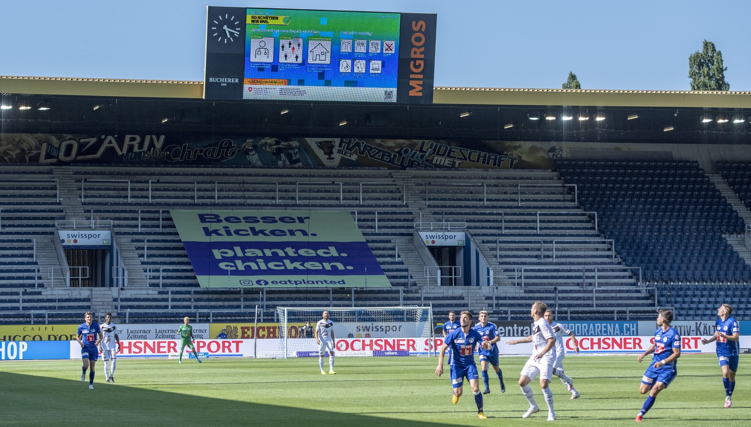 Die Corona Schutzmassanhmen werden im Stadion praesentiert beim Super League Meisterschaftsspiel zwischen dem FC Luzern und dem FC Lugano vom Sonntag, 12. Juli 2020 in Luzern. (KEYSTONE/Urs Flueeler)