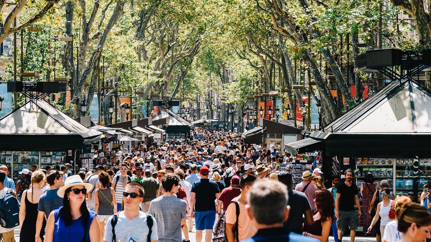 Barcelonas berühmteste (und bei den Einwohnern meistgemiedene) Strasse «La Rambla».