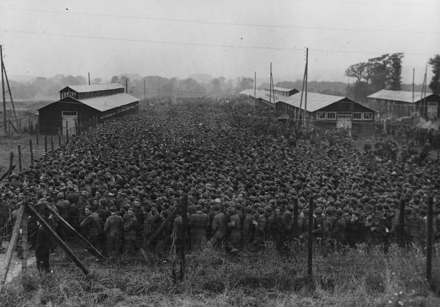Französisches Internierungslager mit 10&#039;000 deutschen Soldaten.