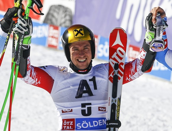 Marcel Hirscher freut sich über seinen ersten Sieg in Sölden.