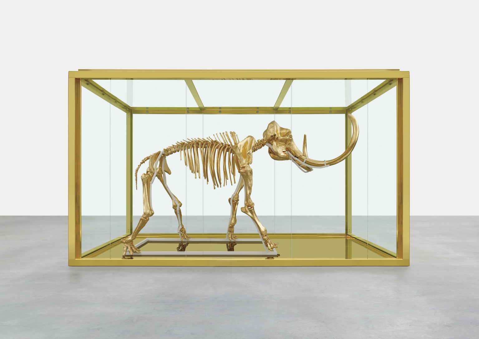 Brachte elf Millionen Euro ein: Ein vergoldetes Mammut-Skelett, Kunstwerk von Damien Hirst.&nbsp;