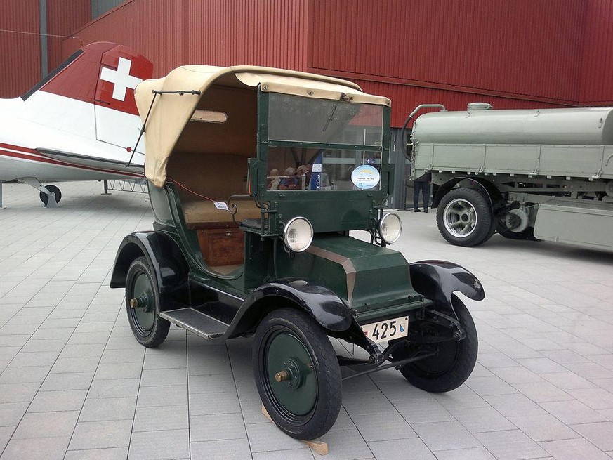 Tribelhorn 1908 schweizer automarke https://commons.wikimedia.org/wiki/File:Tribelhorn_1908_1.jpg