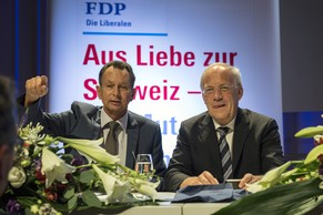FDP-Präsident Müller und Bundesrat Schneider-Amman in Granges-Paccot.&nbsp;