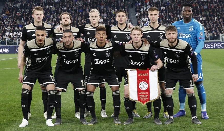 Ajax team poses for photographers prior to the start of the Champions League quarter final, second leg soccer match between Juventus and Ajax, at the Allianz stadium in Turin, Italy, Tuesday, April 16 ...