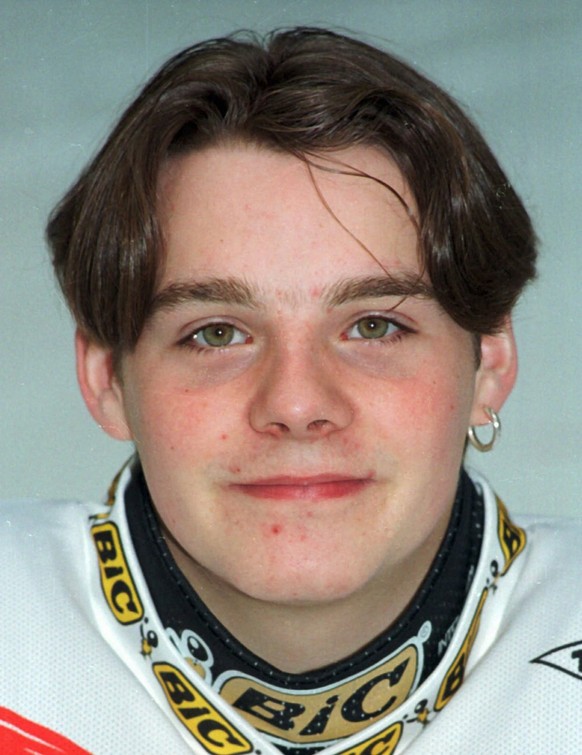 Julien Vauclair, 19jaehriger Verteidiger des HC Lugano, aufgenommen 1997. Vauclair wurde beim Entry-Draft der National Hockey League (NHL) von den Ottawa Senators im dritten Durchgang als Nummer 74, a ...