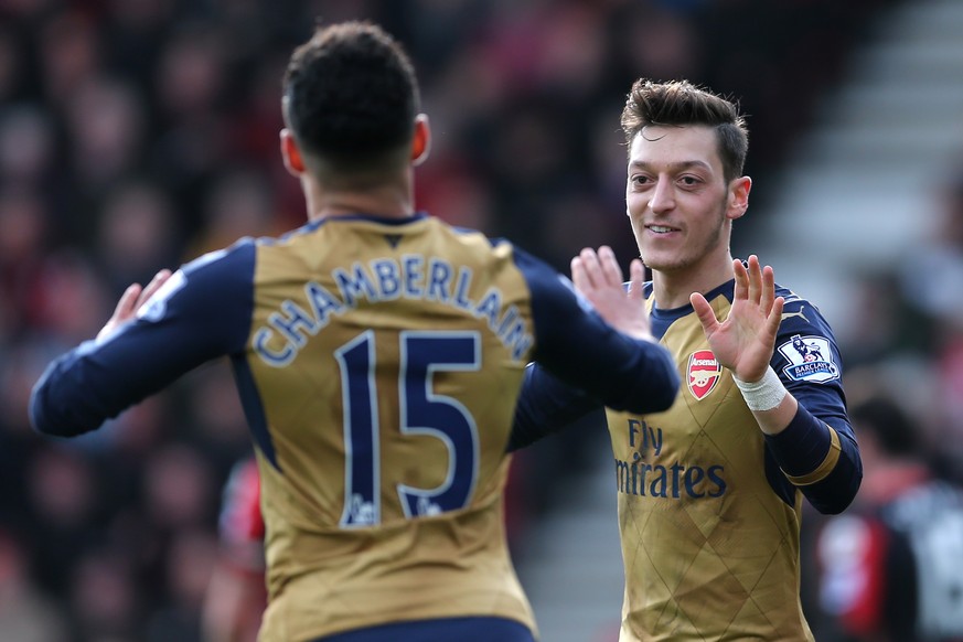 Alex Oxlade-Chamberlain und Mesut Özil haben Arsenal früh auf die Siegstrasse gebracht.