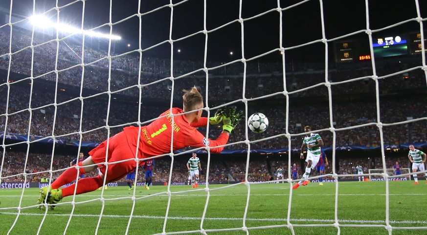 Football Soccer - FC Barcelona v Celtic - UEFA Champions League Group Stage - Group C - The Nou Camp, Barcelona, Spain - 13/9/16
Celtic&#039;s Moussa Dembele has his penalty saved by Barcelona&#039;s ...