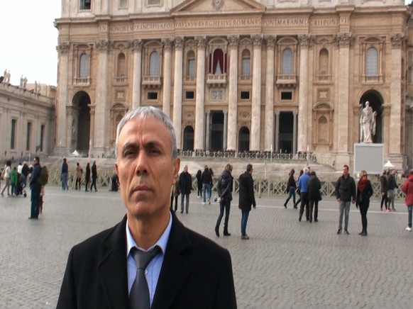 Ali Agca am 27. Dezember 2014 auf dem Petersplatz in Rom.&nbsp;