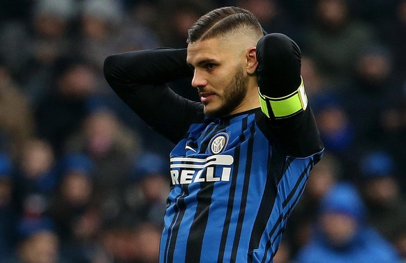 epa06393745 Inter&#039;s forward Mauro Icardi reacts during the Italian Serie A soccer match between Fc Internazionale and Udinese Calcio at Giuseppe Meazza Stadium in Milan, Italy, 16 December 2017.  ...
