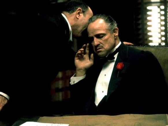 the godfather der pate marlon brando mafia mafioso hollywood film http://www.memorabletv.com/features/the-godfather-vito-corleone-and-sons/