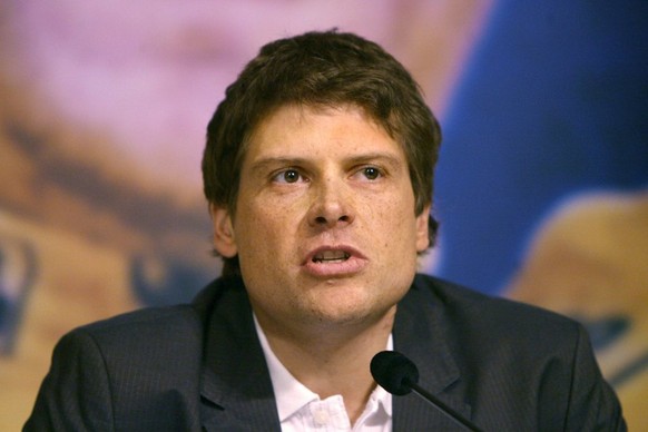 epa00942726 German Jan Ullrich announces his retirement from professional cycling during a press conference in a hotel in Hamburg, Germany, Monday, 26 February 2007. Former Tour de France winner and O ...