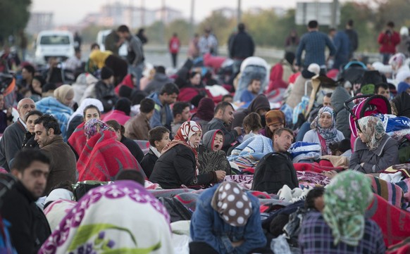 Syrische Flüchtlinge warten in der Türkei darauf, ihre Reise nach Deutschland fortsetzen zu können.