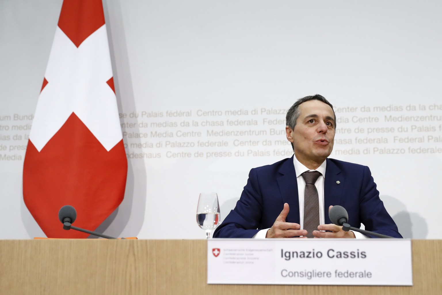 Der neugewaehlte Bundesrat Ignazio Cassis spricht waehrend einer Medienkonferenz, am Mittwoch, 20. September 2017 in Bern. (KEYSTONE/Peter Klaunzer)