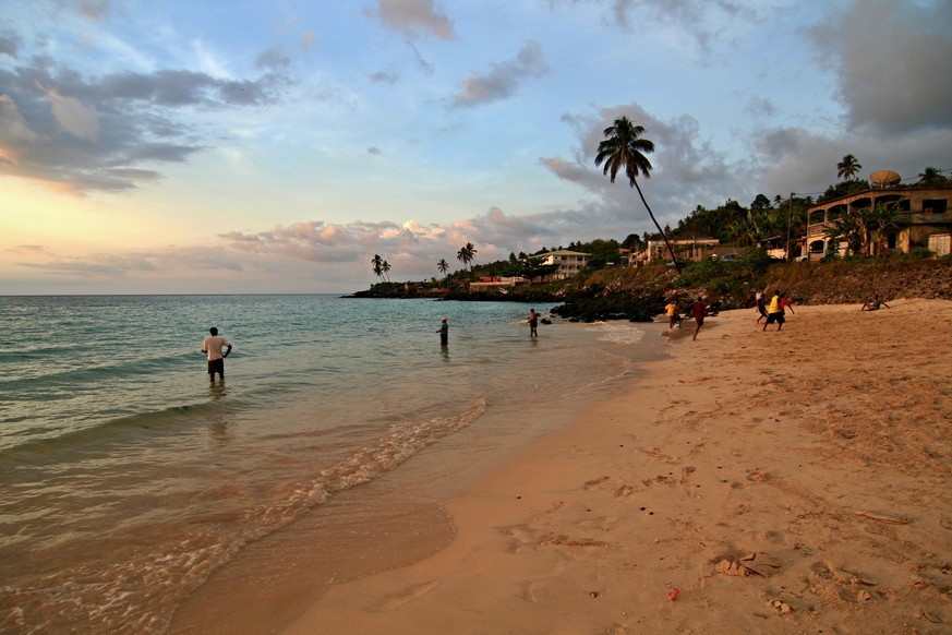 Blick auf den Strand von Moroni, der Hauptstadt der Komoren.